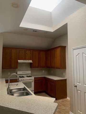 10621 Lipan Trail, Fort Worth, TX 76108
