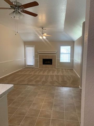 10621 Lipan Trail, Fort Worth, TX 76108