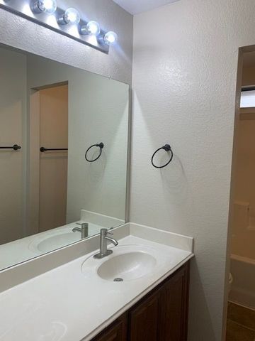 10621 Lipan Trail, Fort Worth, TX 76108