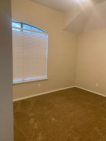 10621 Lipan Trail, Fort Worth, TX 76108