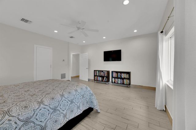 2633 NE 3rd Ave, Wilton Manors, FL 33334