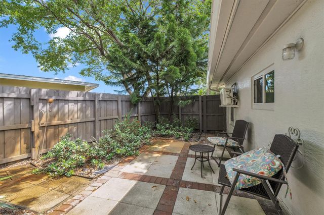 2633 NE 3rd Ave, Wilton Manors, FL 33334