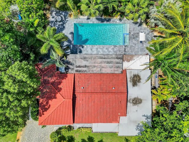 2633 NE 3rd Ave, Wilton Manors, FL 33334
