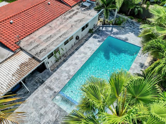 2633 NE 3rd Ave, Wilton Manors, FL 33334