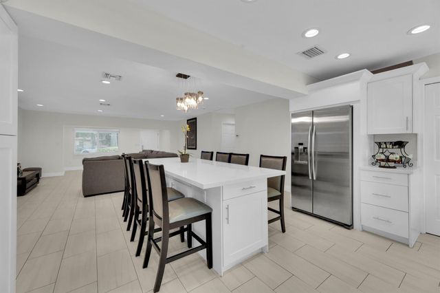 2633 NE 3rd Ave, Wilton Manors, FL 33334