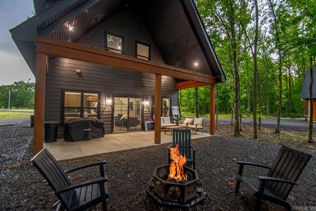 197 Sunshine Ln, Pangburn, AR 72121