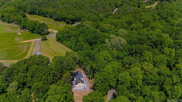 197 Sunshine Ln, Pangburn, AR 72121