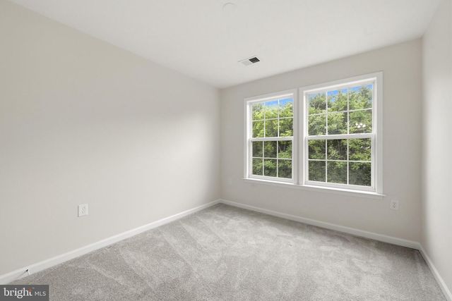 185 SCARBORO DR, Bunker Hill, WV 25413
