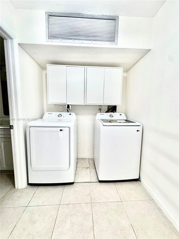535 NW 98th Avenue, Plantation, FL 33324
