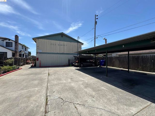 203 Sunset Blvd, Hayward, CA 94541