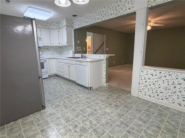 130 Horse Run DR, Chesapeake, VA 23322