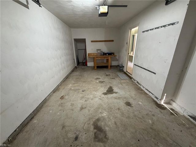 130 Horse Run DR, Chesapeake, VA 23322