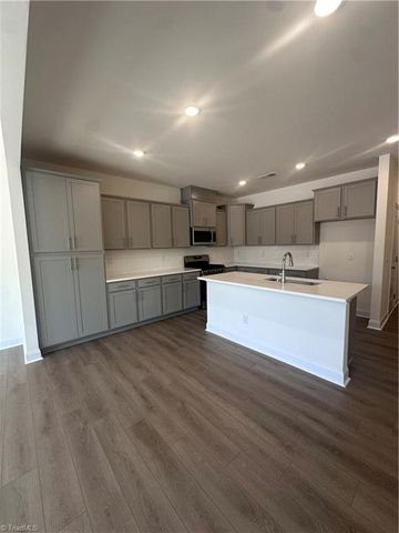 1285 Hammond Drive, Mebane, NC 27302