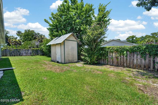 7 Lakeview Circle, Ormond Beach, FL 32174