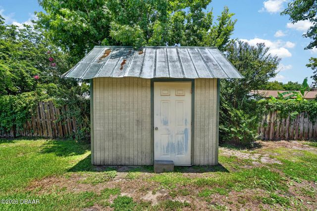 7 Lakeview Circle, Ormond Beach, FL 32174
