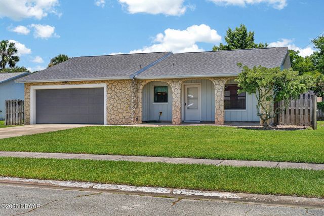 7 Lakeview Circle, Ormond Beach, FL 32174