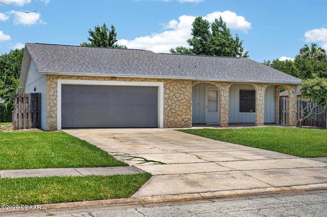 7 Lakeview Circle, Ormond Beach, FL 32174