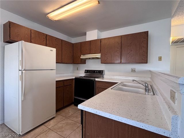 2686 Aarondavid Drive B, Las Vegas, NV 89121