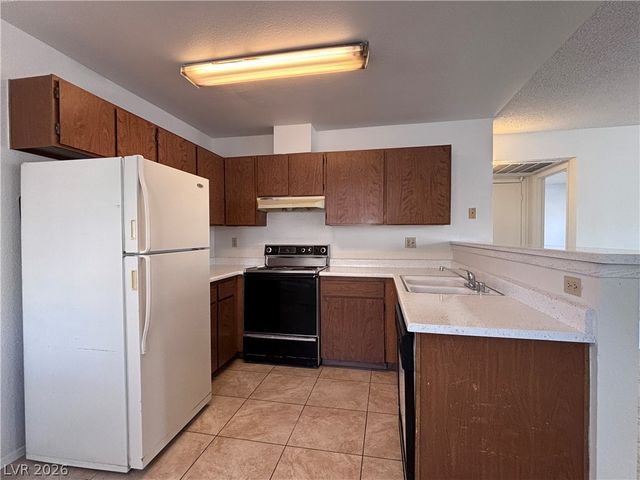 2686 Aarondavid Drive B, Las Vegas, NV 89121