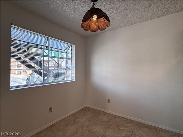 2686 Aarondavid Drive B, Las Vegas, NV 89121