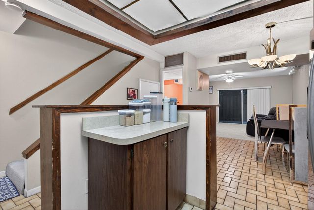 801 W Oakland Park Boulevard, Oakland Park, FL 33311