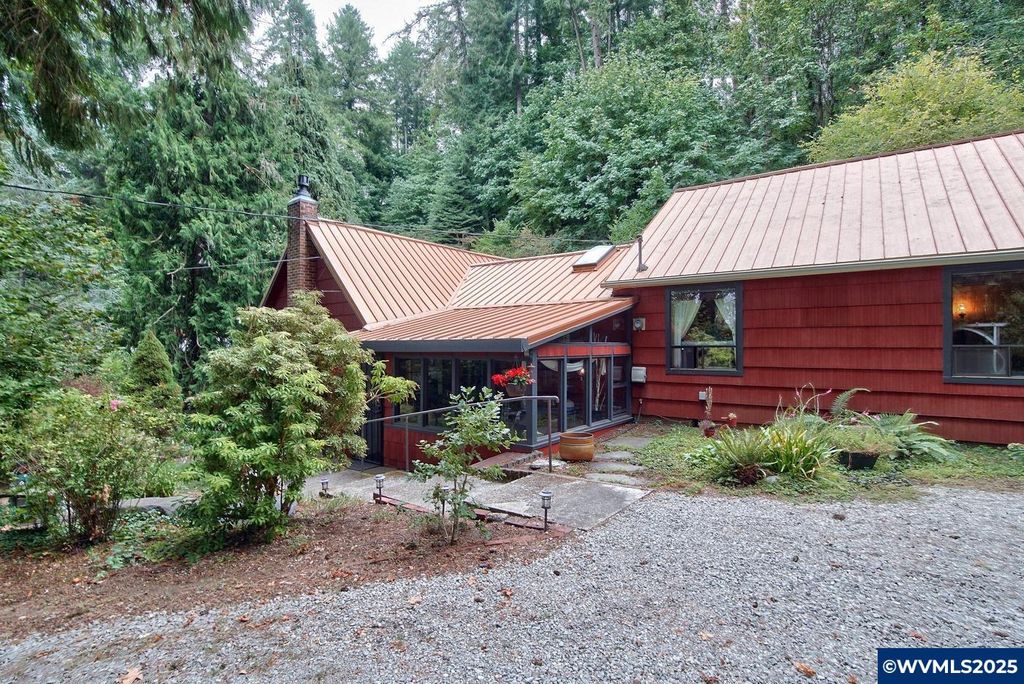 3362 River Rd S, Salem, OR 97302