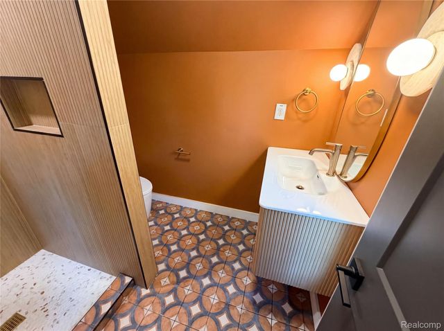 492 Algene Street, Lake Orion Village, MI 48362