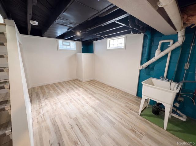 492 Algene Street, Lake Orion Village, MI 48362