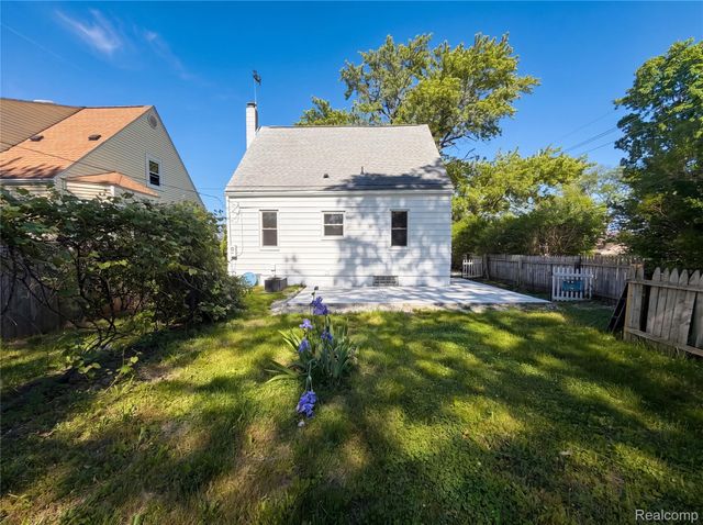 492 Algene Street, Lake Orion Village, MI 48362