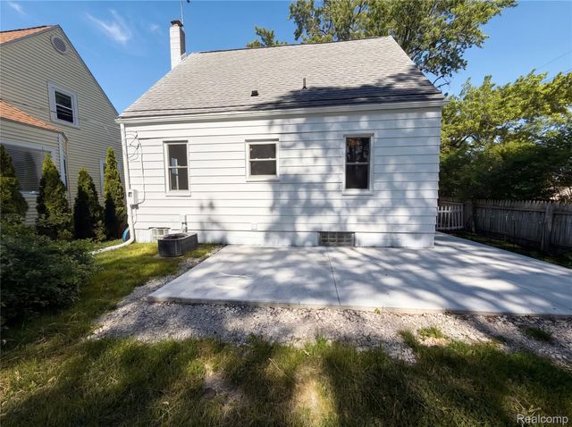 492 Algene Street, Lake Orion Village, MI 48362