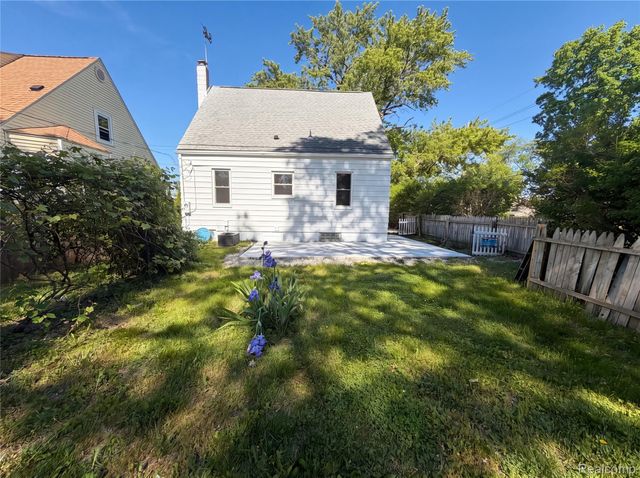 492 Algene Street, Lake Orion Village, MI 48362