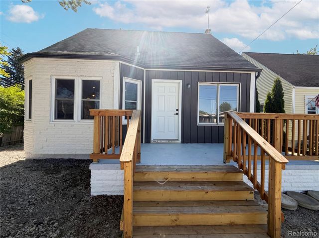 492 Algene Street, Lake Orion Village, MI 48362