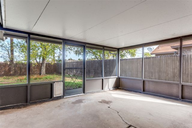 6644 Lakeside Drive, Lake Worth, TX 76135