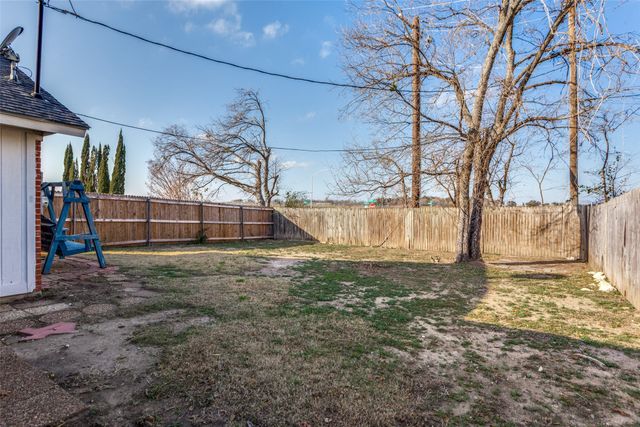 6644 Lakeside Drive, Lake Worth, TX 76135