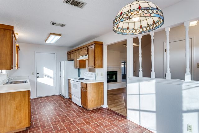 6644 Lakeside Drive, Lake Worth, TX 76135