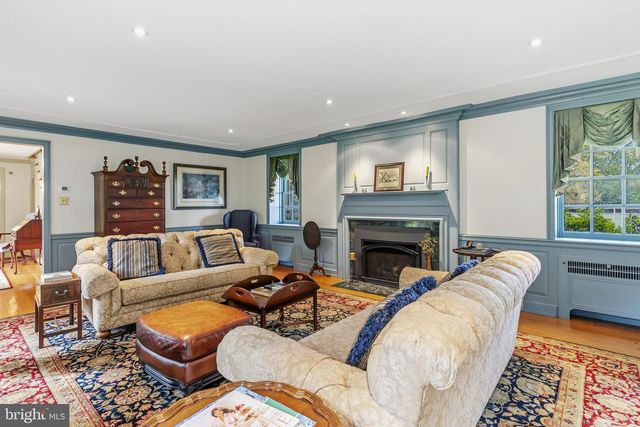 107 E MILL RD, Flourtown, PA 19031