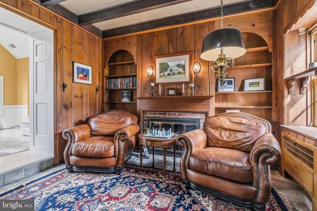 107 E MILL RD, Flourtown, PA 19031