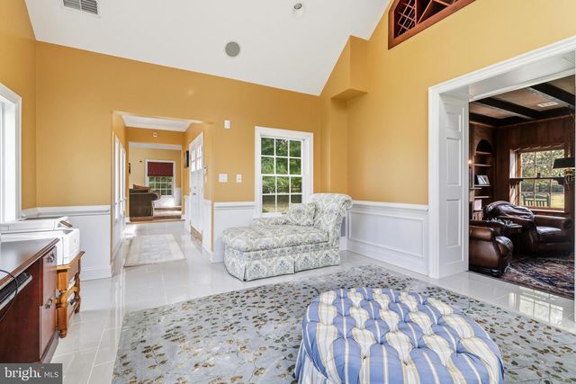 107 E MILL RD, Flourtown, PA 19031