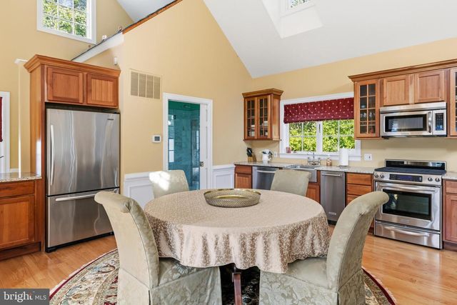 107 E MILL RD, Flourtown, PA 19031