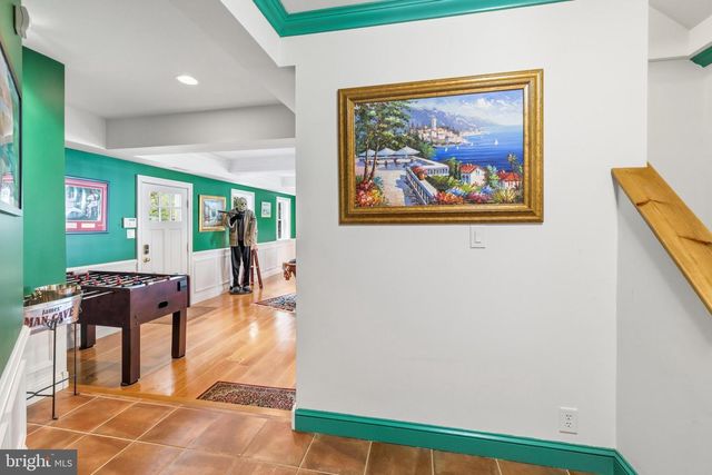 107 E MILL RD, Flourtown, PA 19031