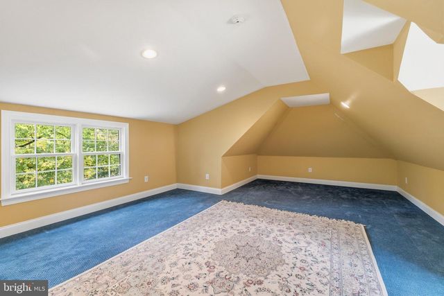 107 E MILL RD, Flourtown, PA 19031