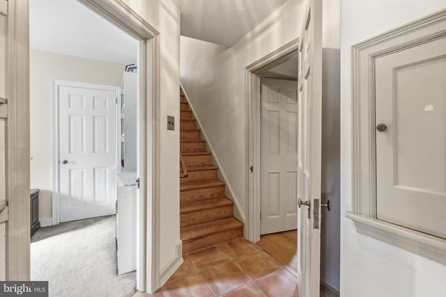 107 E MILL RD, Flourtown, PA 19031