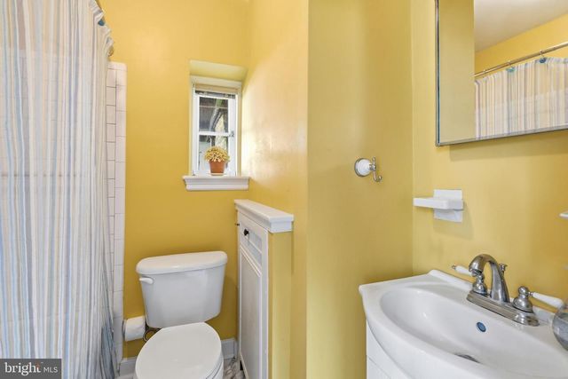 107 E MILL RD, Flourtown, PA 19031