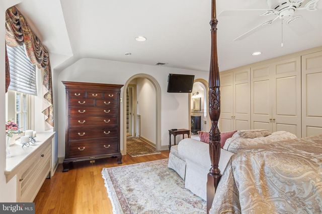 107 E MILL RD, Flourtown, PA 19031