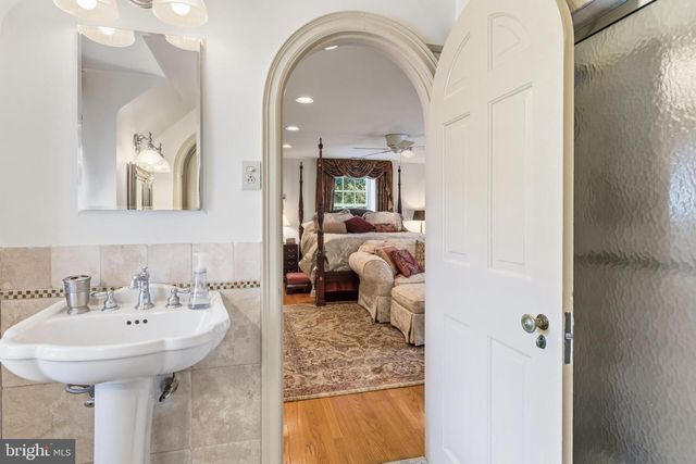 107 E MILL RD, Flourtown, PA 19031