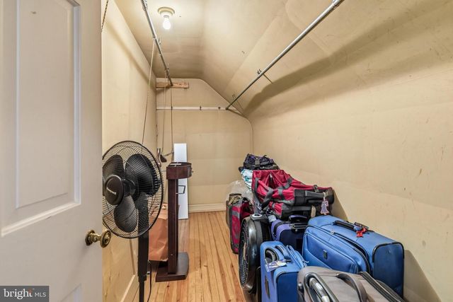 107 E MILL RD, Flourtown, PA 19031