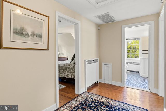 107 E MILL RD, Flourtown, PA 19031