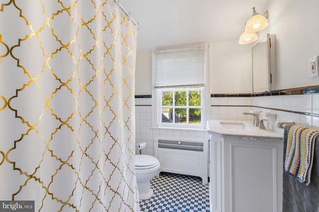 107 E MILL RD, Flourtown, PA 19031