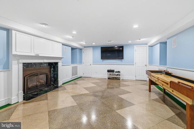 107 E MILL RD, Flourtown, PA 19031