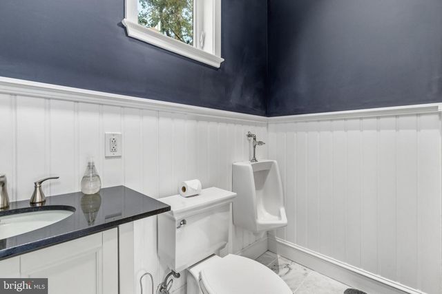 107 E MILL RD, Flourtown, PA 19031